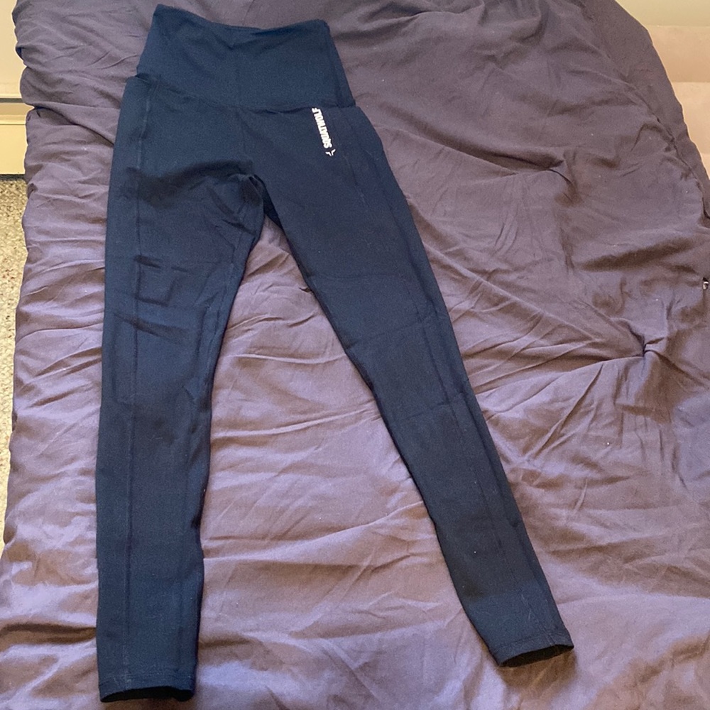 Black gym leggings